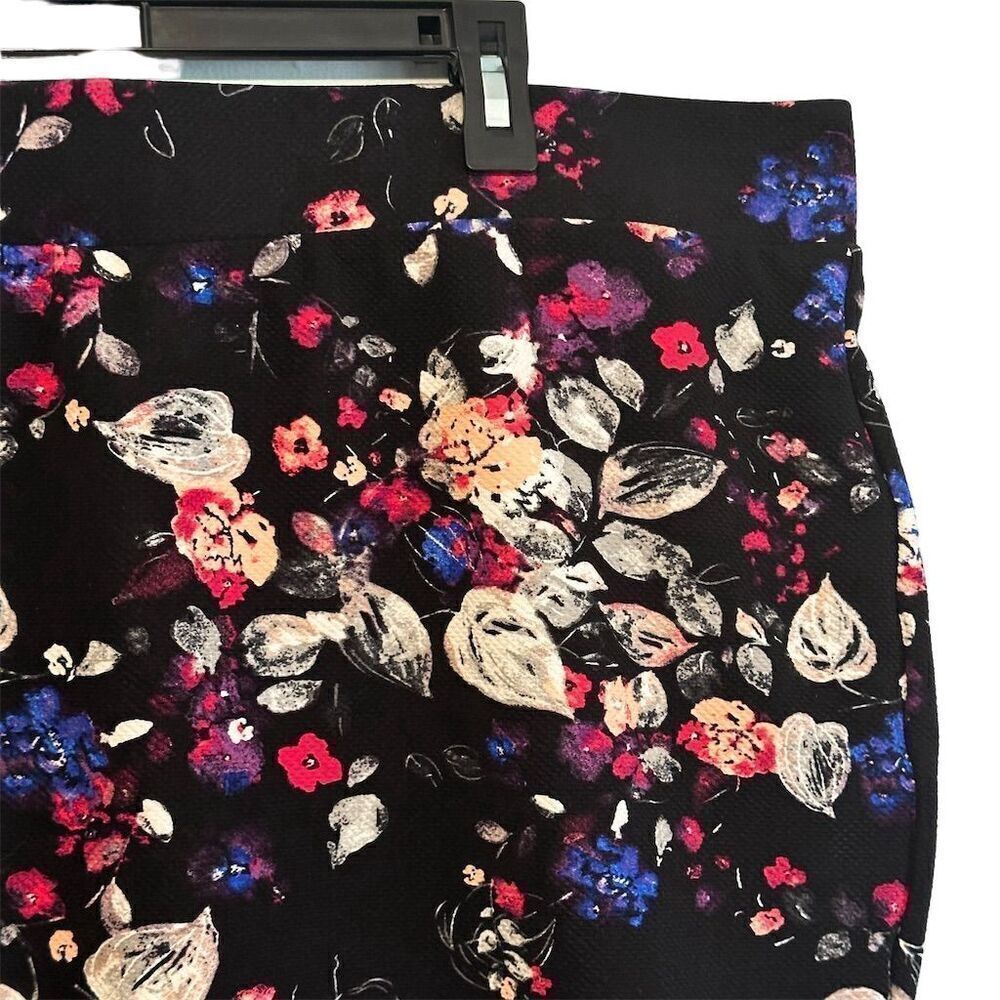 Torrid Women's Plus Floral Print Mini Skirt Multicolor Summer Casual Size 3X - Picture 3 of 12